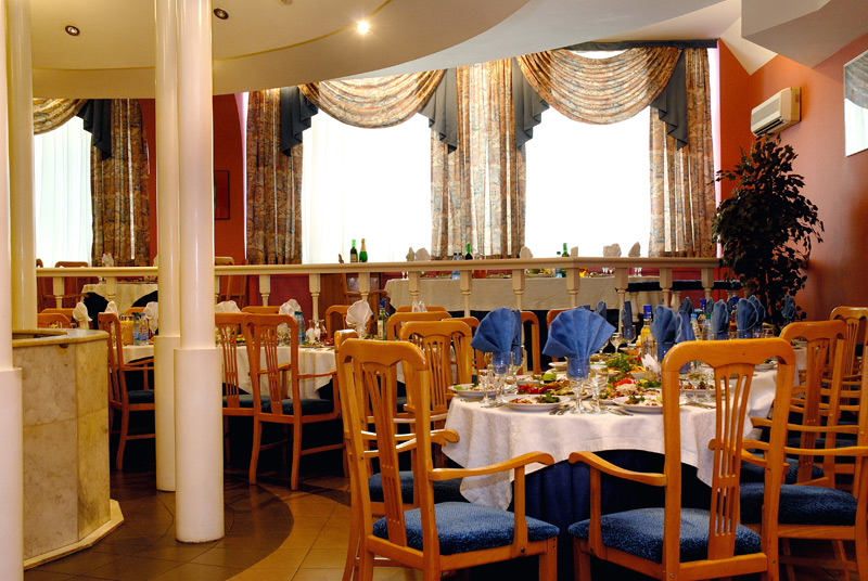 снимок зала для мероприятия Рестораны На метизном на 3 мест Краснодара